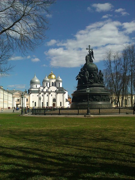 Памятник «Тысячелетие России» 1862 и Софийский Собор